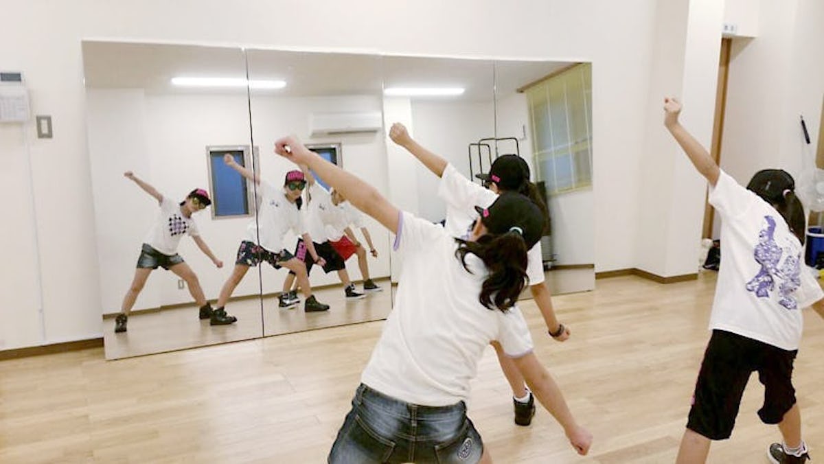 ダンス用の割れない鏡