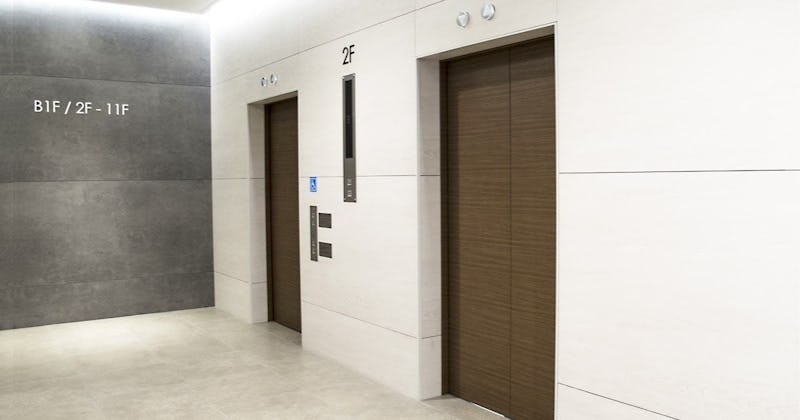 エレベーターミラーのお客様の施工写真／エレベーター用の鏡