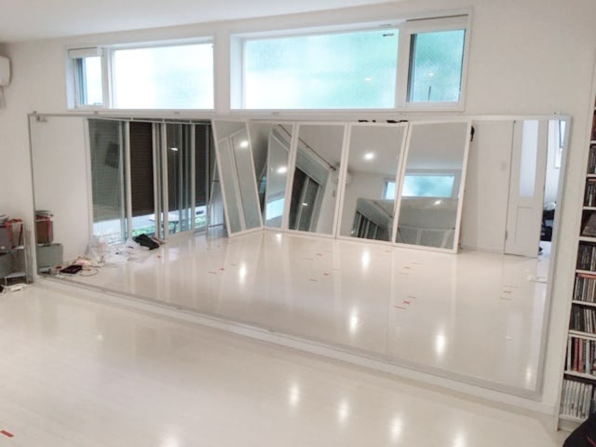 ホームジムに設置したフィルムミラー