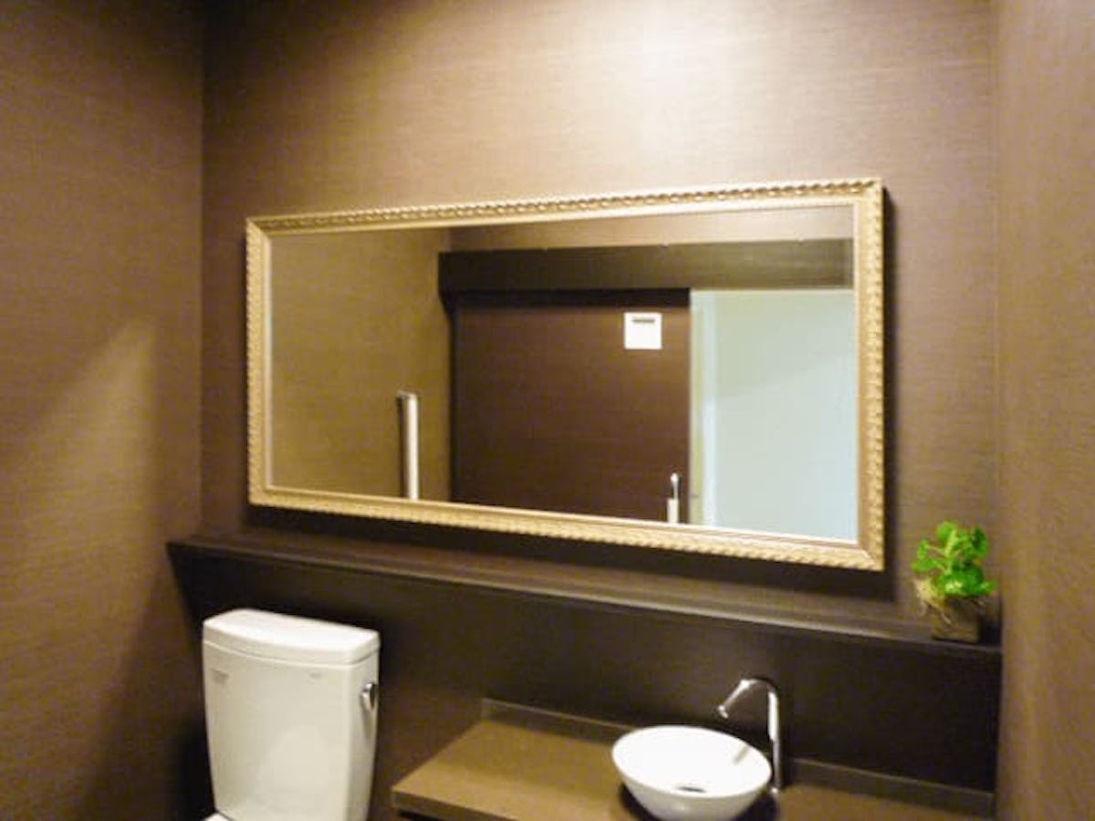 トイレの鏡に使用した「バロック調ミラーシリーズ G-20167」 -1