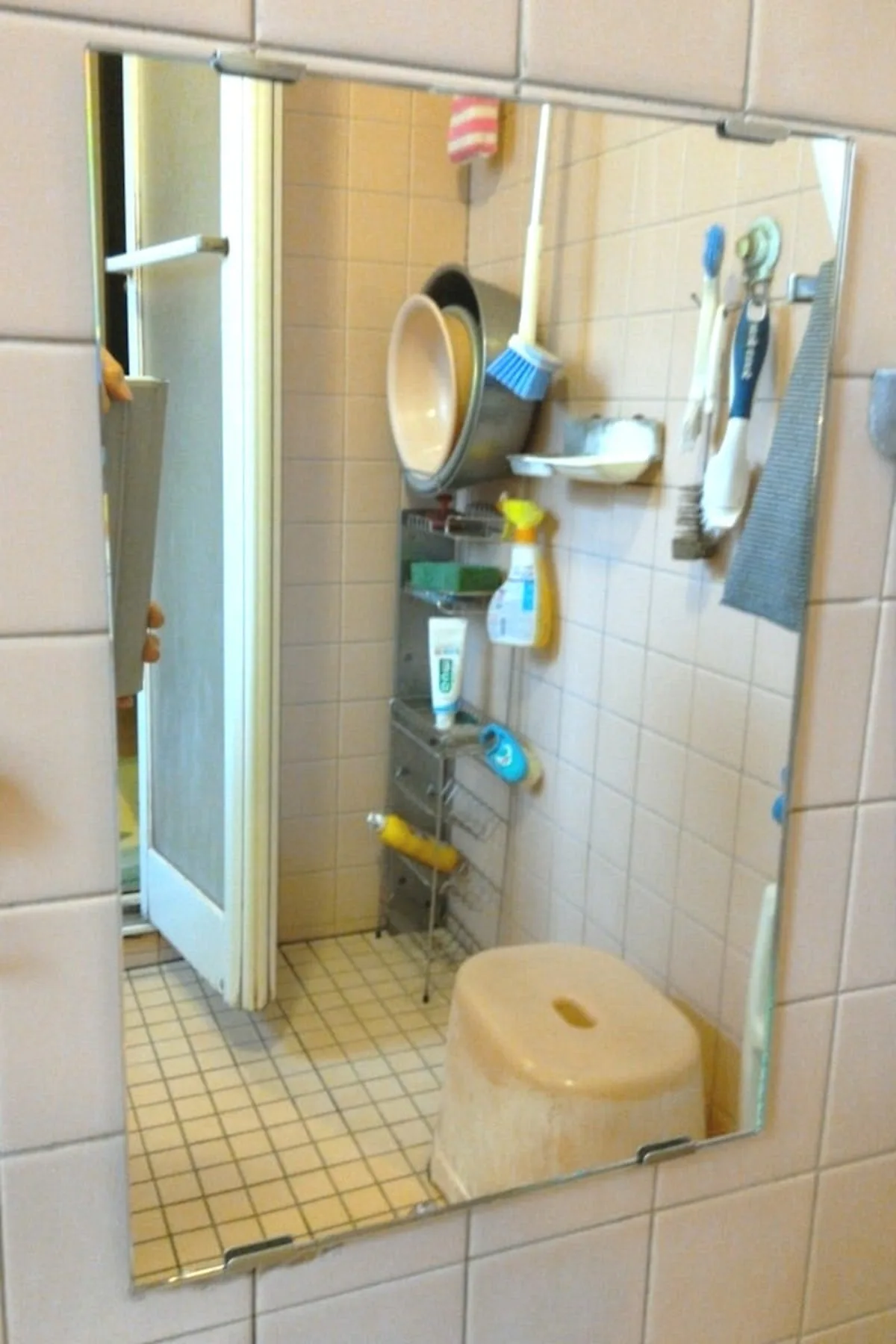 黒く腐食した縦長の浴室鏡を防湿ミラーHGに交換／M様 - 交換後(1)