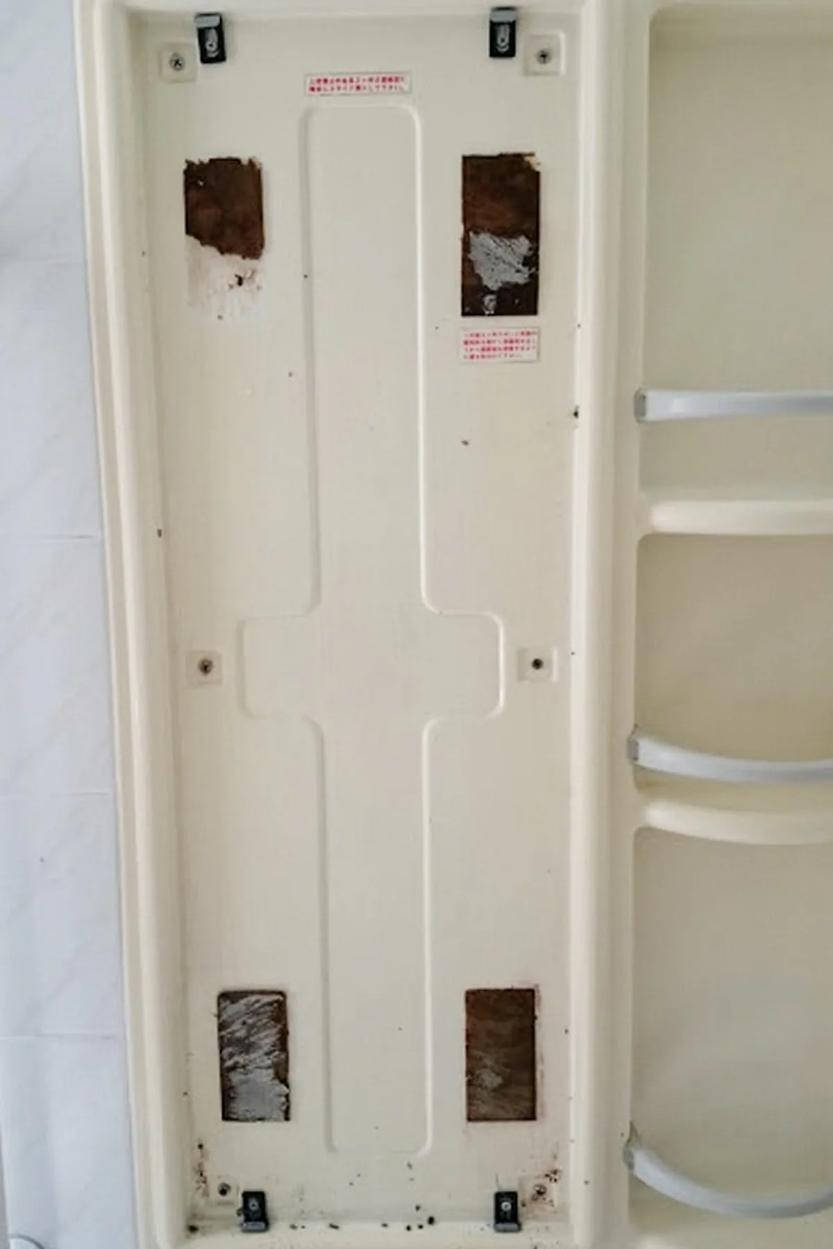 フレームにツメ金具がある浴室鏡を防湿ミラーHGに交換／N様 - 交換前(2)