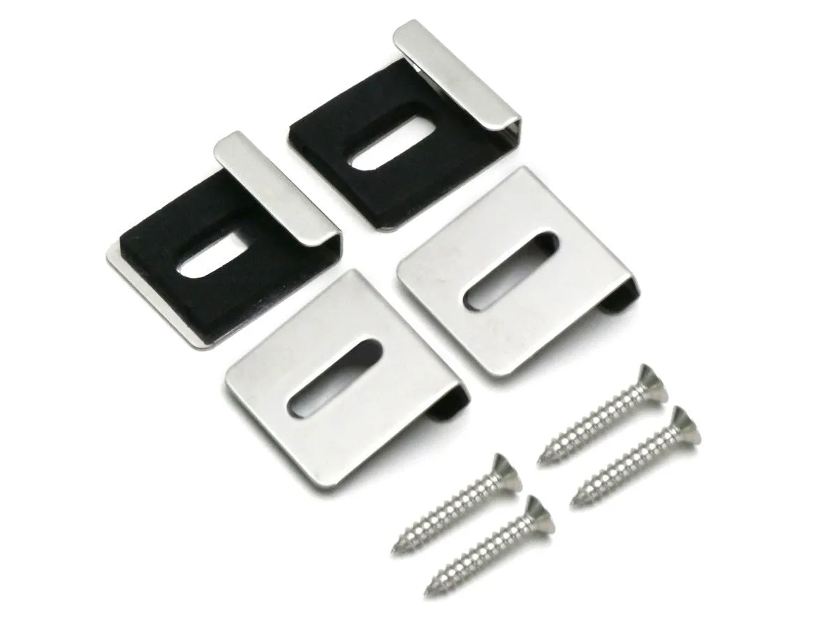 ウォークインクローゼットの姿見の取り付けに使える「ツメ金具」