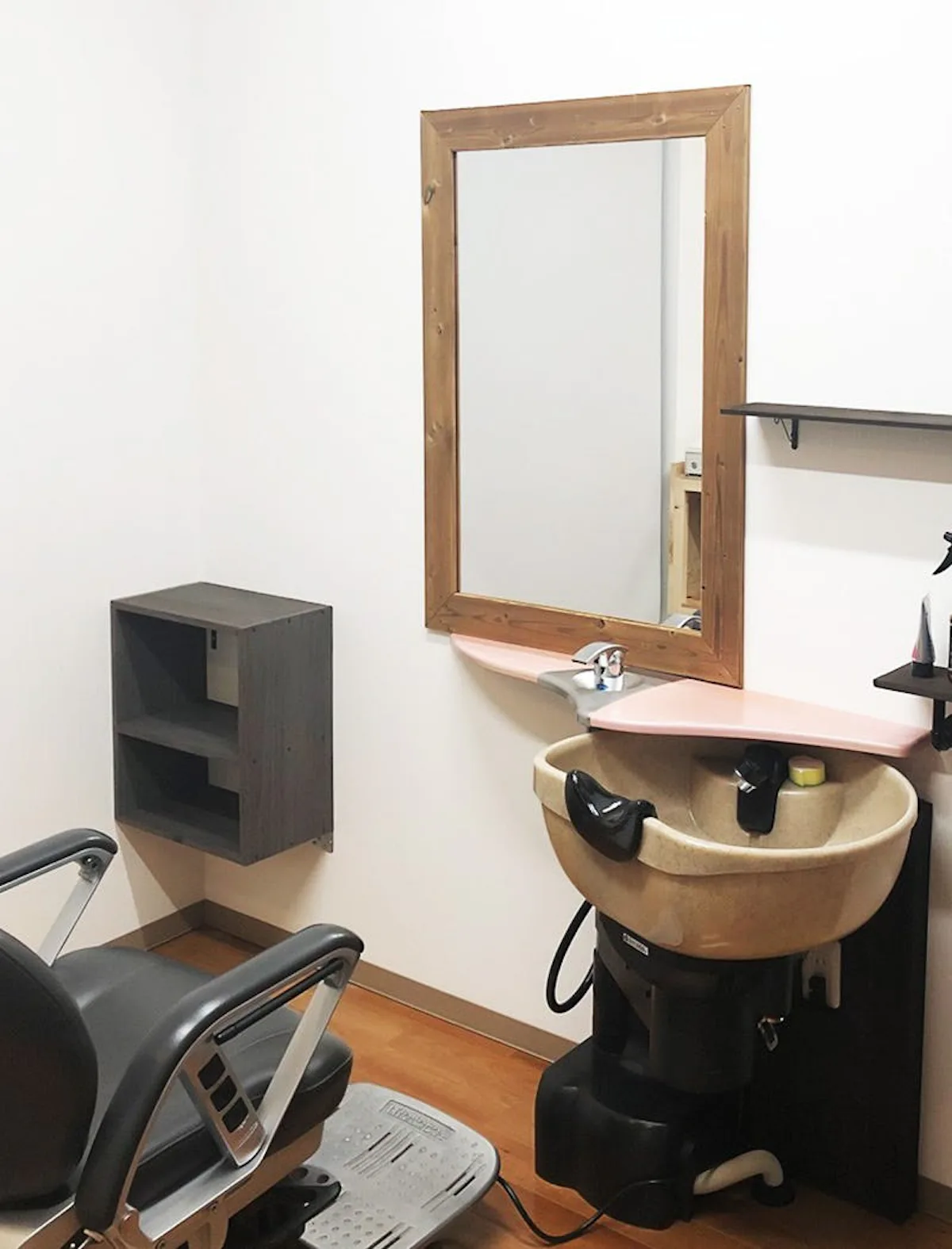 美容室に取り付けた「高透過ミラー」／K様