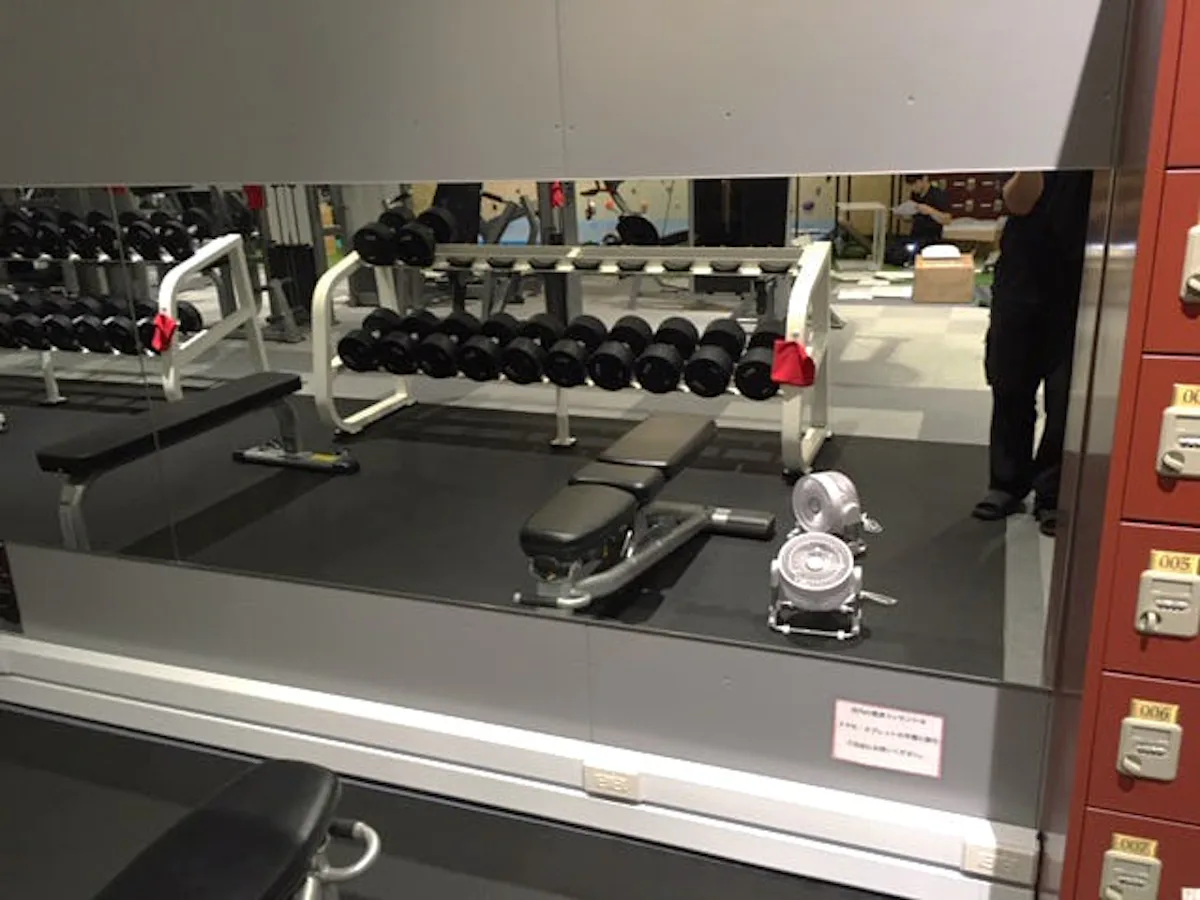 スポーツジムに導入した姿見