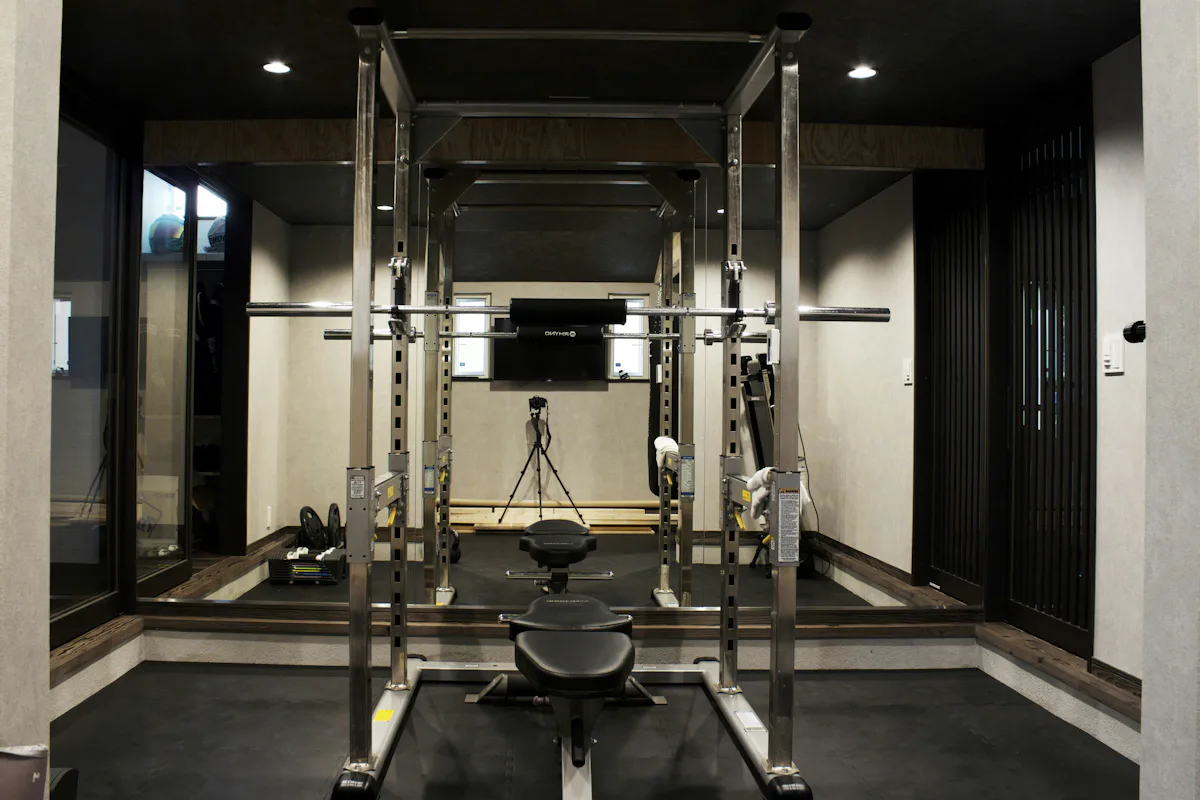 トレーニングジム用に導入した大型鏡