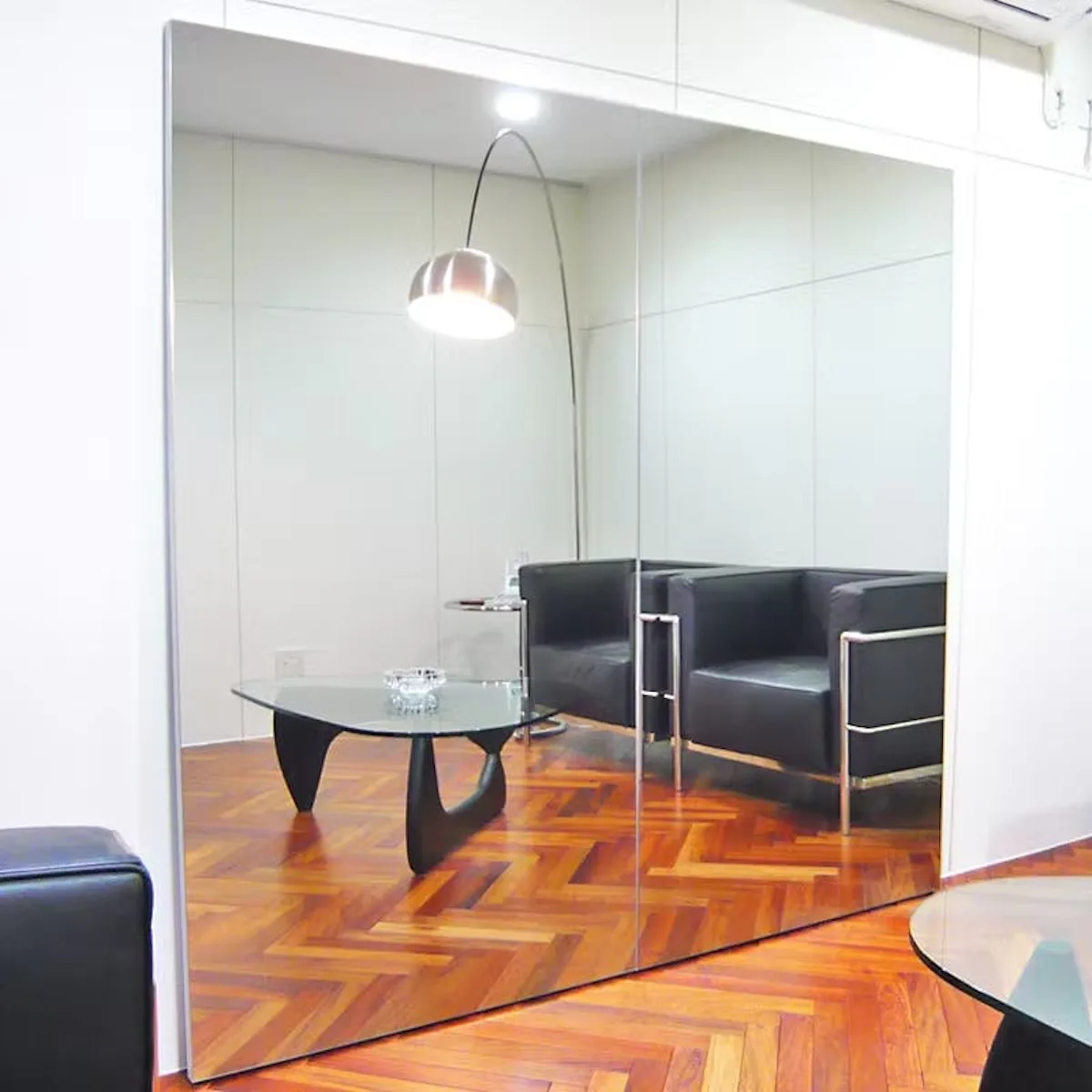 スポーツジム用のパネルミラー