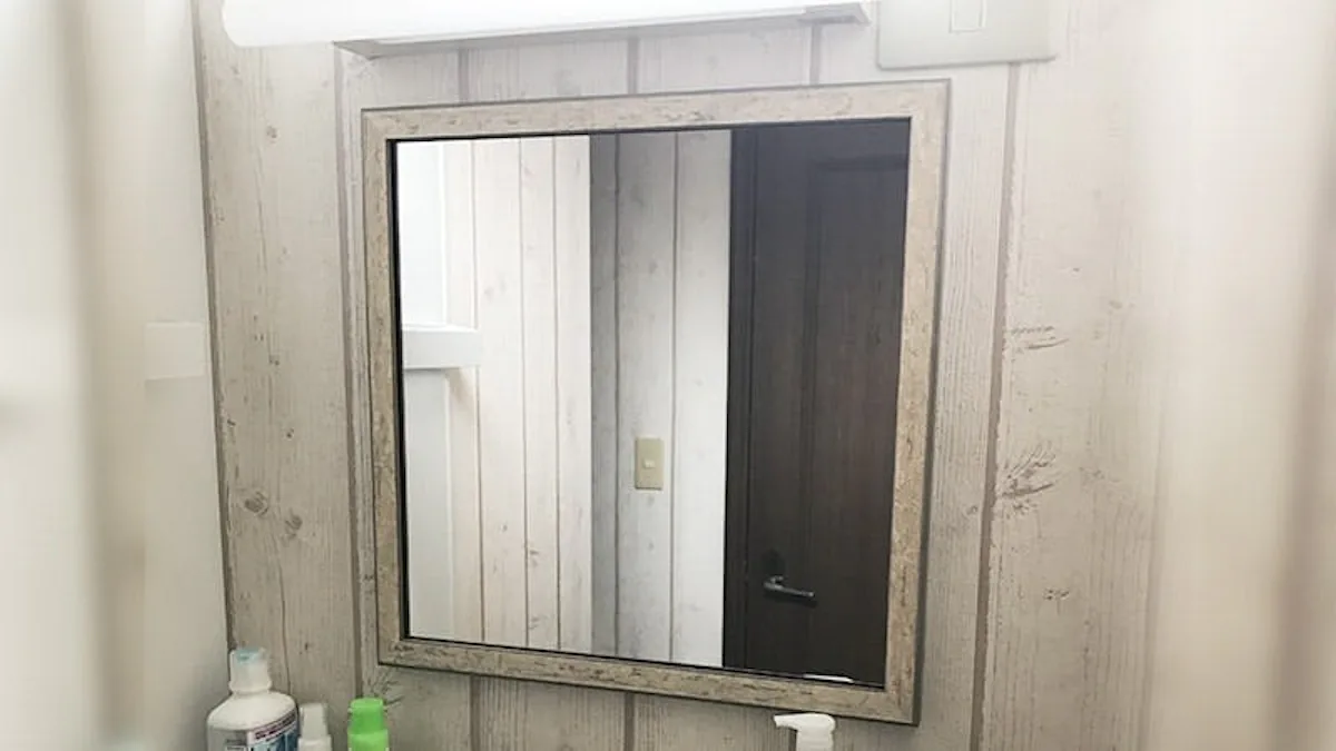 オーダーサイズでピッタリ！「アンティークミラー」をリフォームした洗面所に設置 (千葉県流山市 A様)