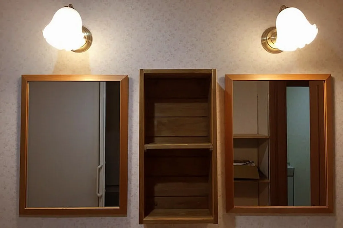 洗面所の鏡に使用したアンティークミラー-2