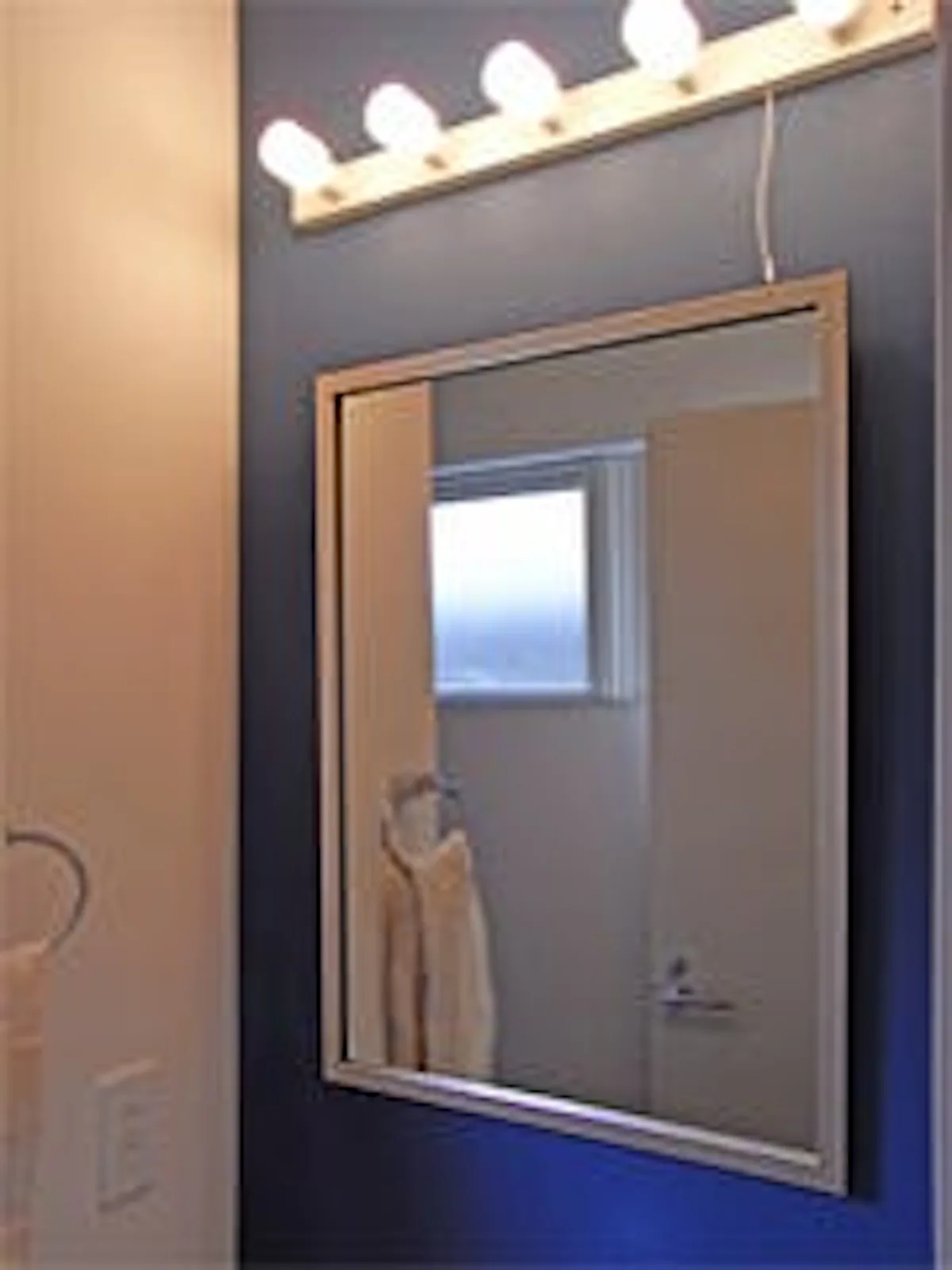 洗面所に使用したアンティークミラー(03-UH2015S)