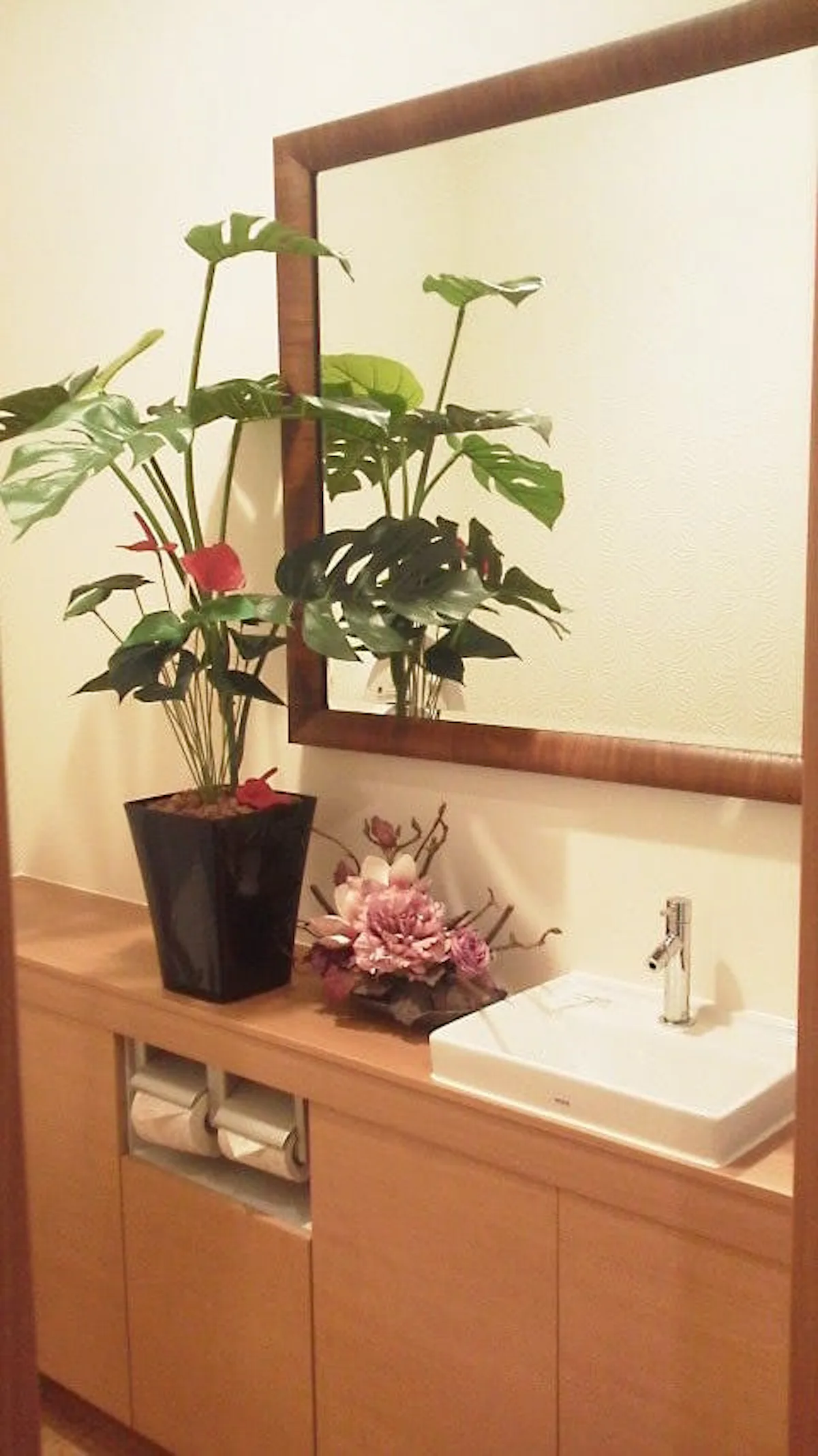 トイレの姿見に使用したアンティークミラー