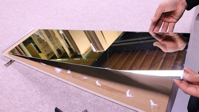 クローゼットの扉の鏡の修理に「ガラスミラー(3mm)」を使用された事例(千葉県船橋市 L社様)