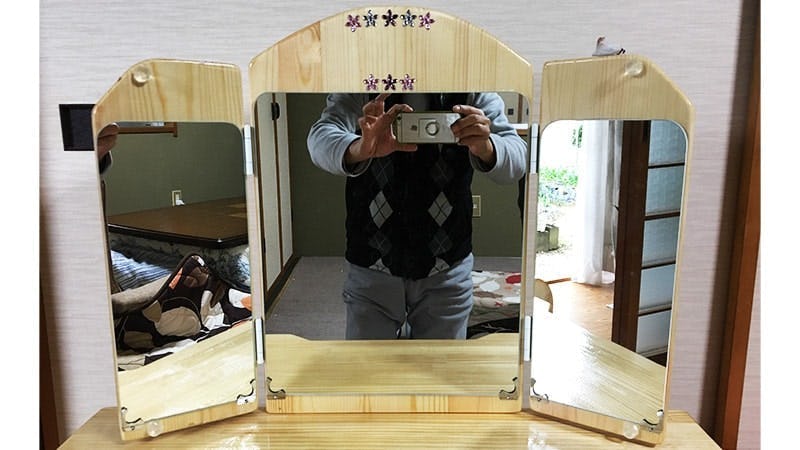 三面鏡のドレッサーのDIYに「ガラスミラー」を使用した事例(大阪府河内長野市 I様)