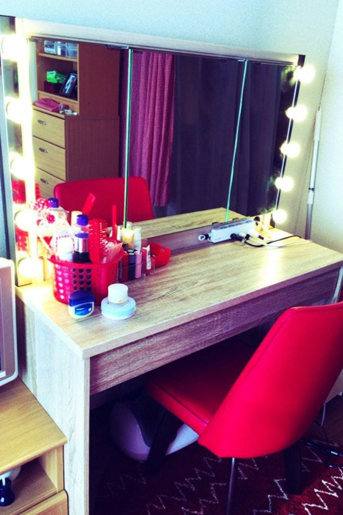 ガラスミラーで手作りした三面鏡ドレッサー