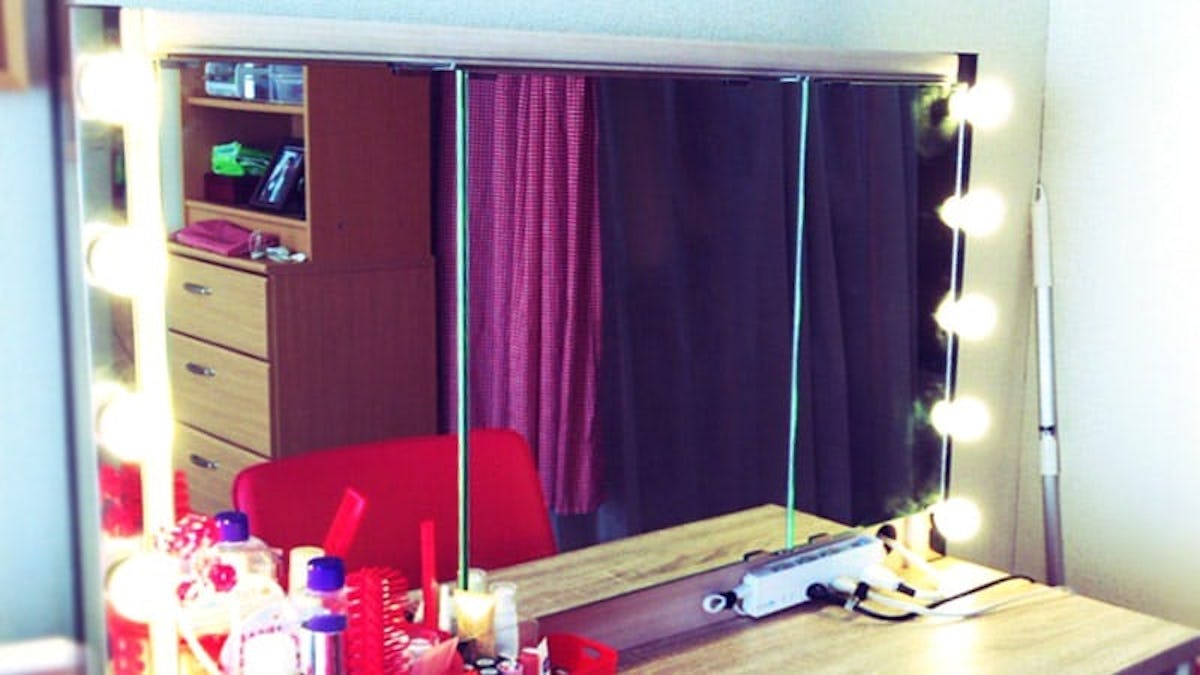 お客様事例 : 毎日のメイクをより美しく！手作り三面鏡ドレッサーで快適なメイク環境に(埼玉県川口市 K様の事例)