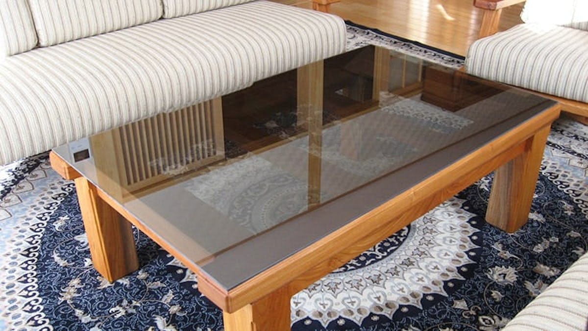 お客様事例 : 応接間のDIYテーブルの天板に「ブラックミラーガラス」を設置した事例(宮城県角田市 S様)