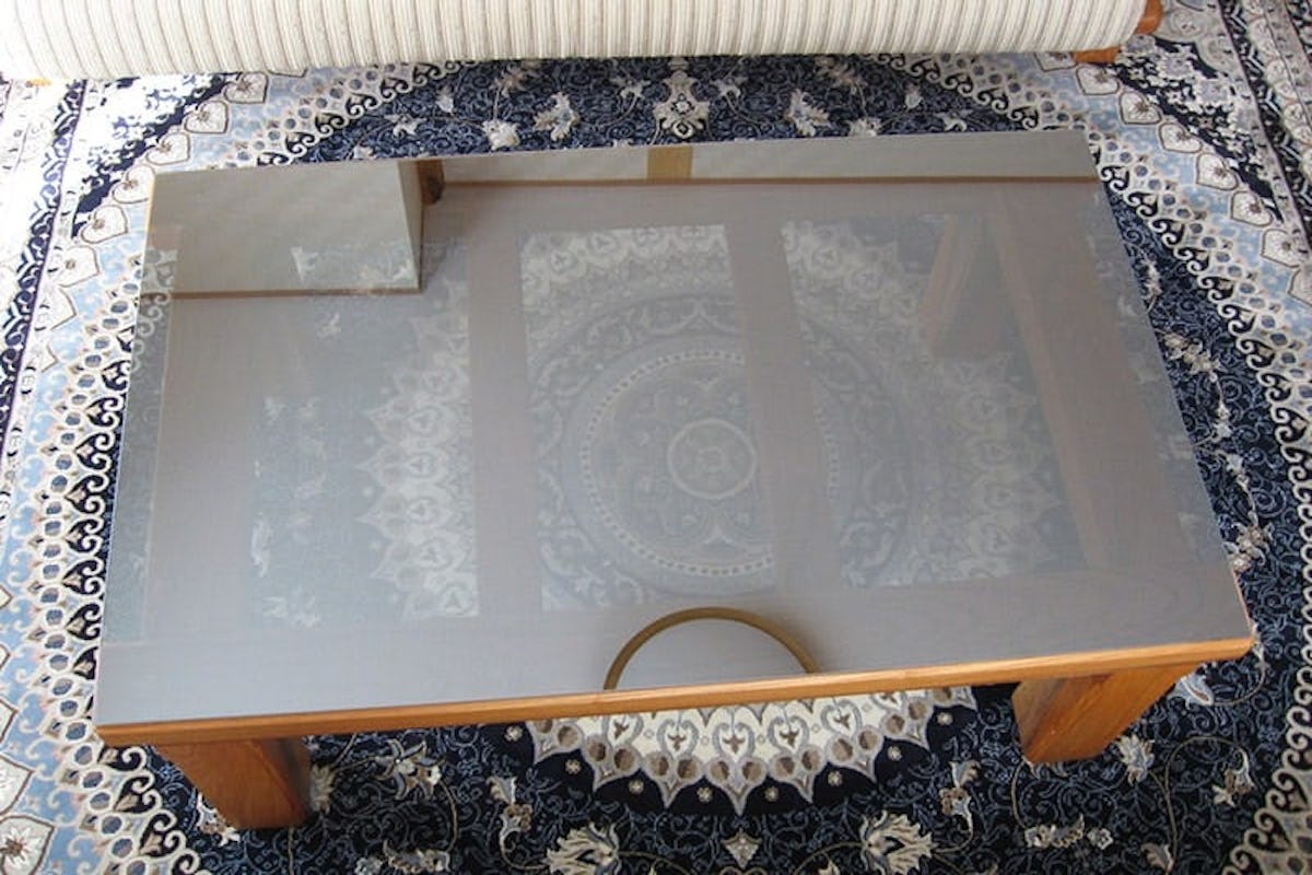 応接間のDIYテーブルの天板に設置した「ブラックミラーガラス」(2)