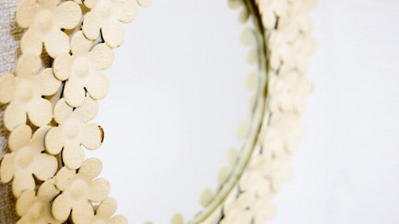 割れた「壁掛けミラー」を修理！新しい鏡に交換した事例2選