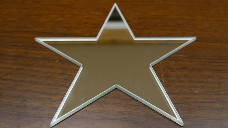 内装の鏡として「星型のミラー」を注文されたK様の事例