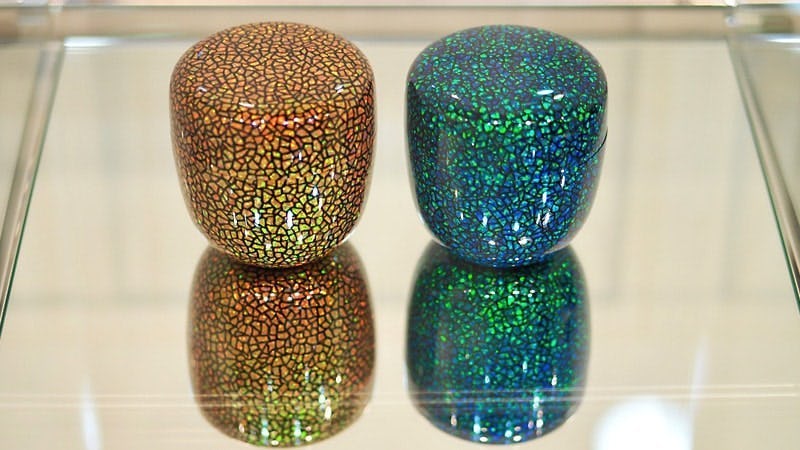 鏡を使って魅力UP！漆作品の展示台に「普通ミラー」を使用した事例(滋賀県大津市 O様)