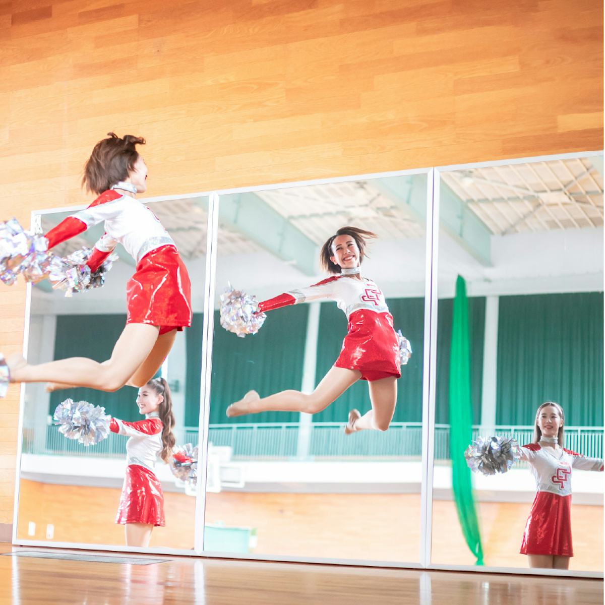 ダンス用 割れないミラー - 全米チアダンス選手権5連勝の「JETS」様も愛用