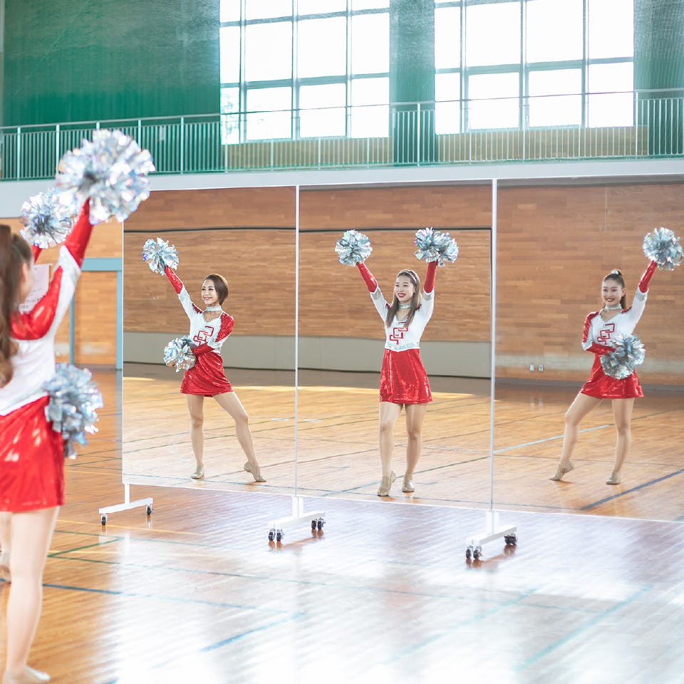 キャスター付きダンスミラー】立てるだけで簡単に設置できる